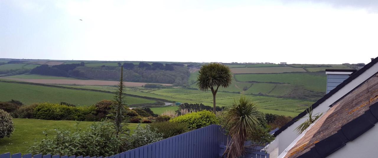 Mawgan Porth Apartments Exterior photo