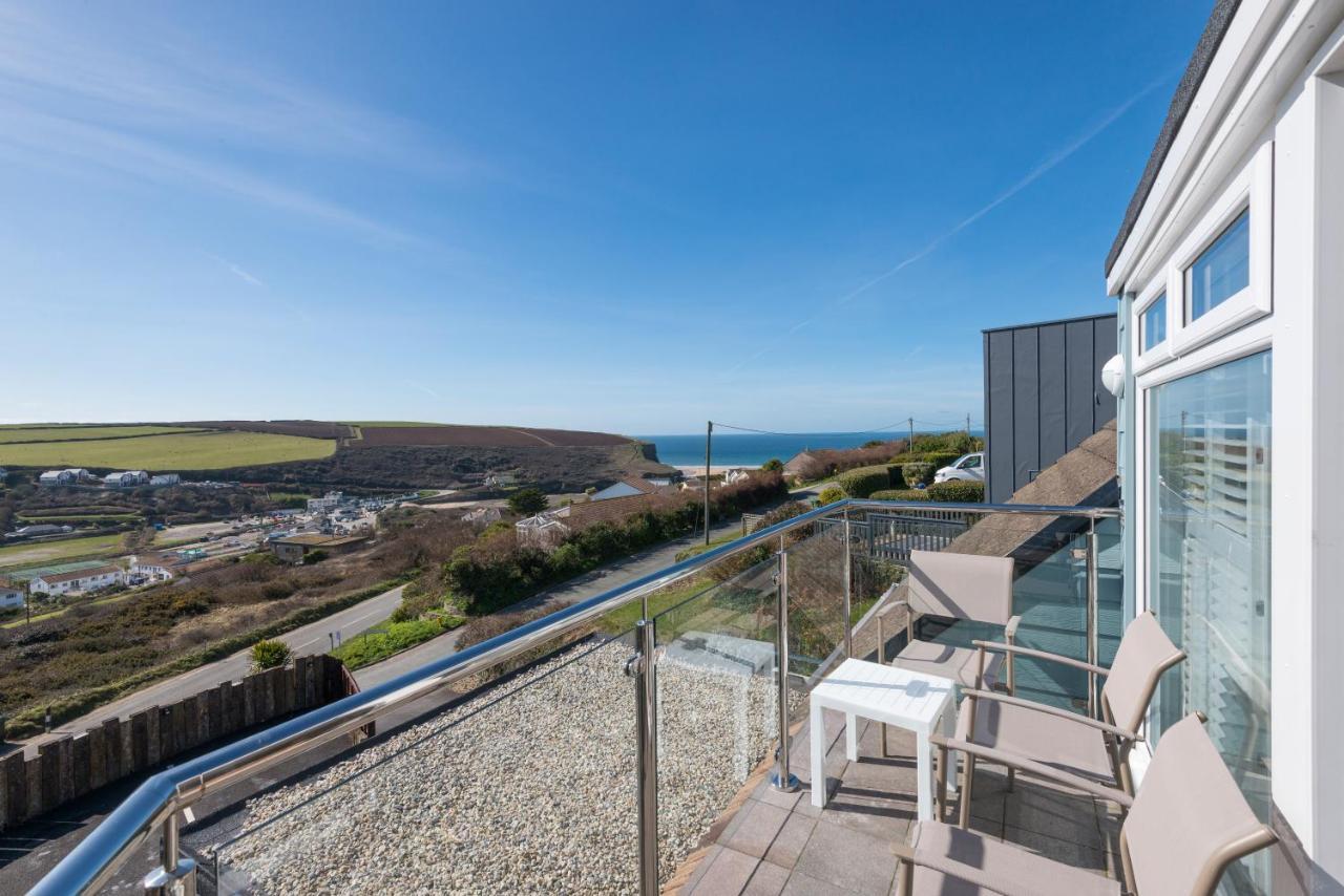 Mawgan Porth Apartments Exterior photo